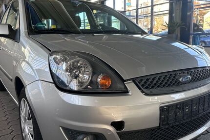 Ford Fiesta 106.000 km 2.300 &euro; Brühl (Nähe Köln) 50321