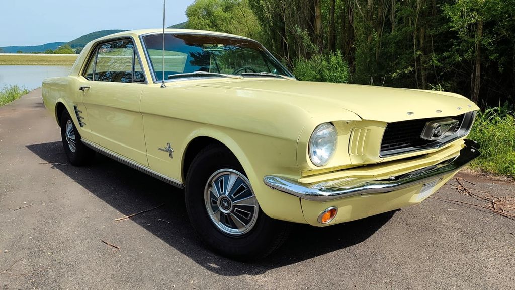 Ford Mustang 83.950 km 18.900 &euro; Brühl 50321
