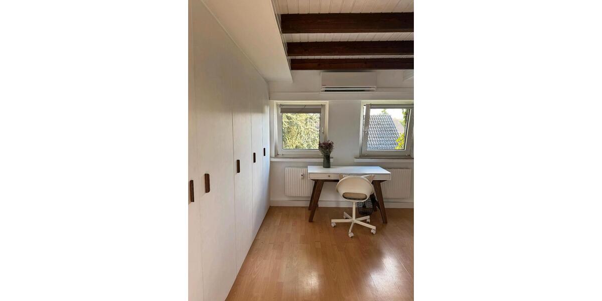 Dachgeschoßwohnung Köln Mülheim - 1.5 Zimmer, 40 m&sup2;, 1.100&euro; | Angebot:26386930