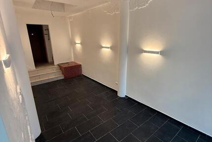 Attraktives Restaurant-Ladenlokal in Solingen-Wald zu vermieten zimmer