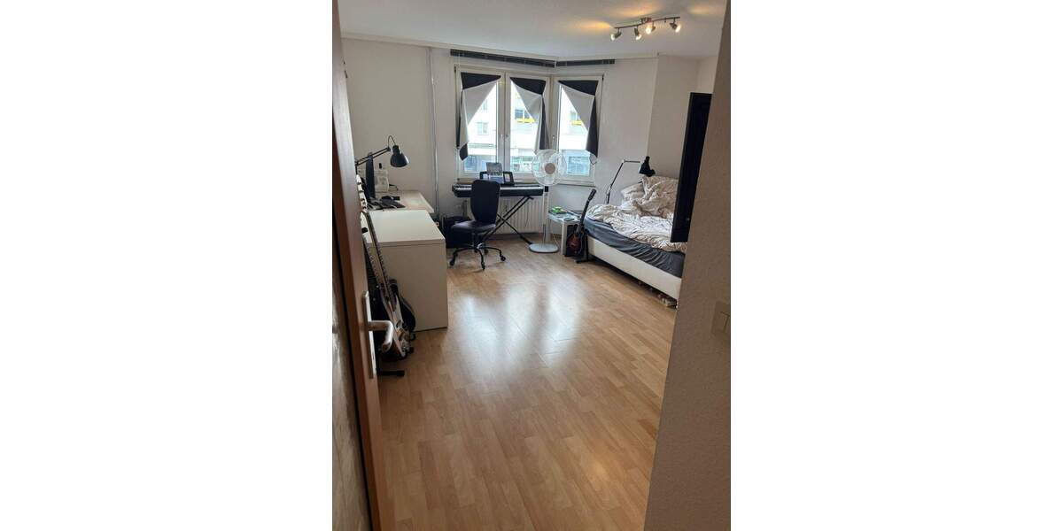 Eigentums - Appartementwohnung mit Tiefgaragenstellplatz in Marienburg - 1 km zum Rhein, 2 km zur A 4, 4 km zum Dom 1 zimmer