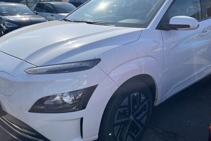 Hyundai KONA 29.019 km 16.740 &euro; Hennef 53773