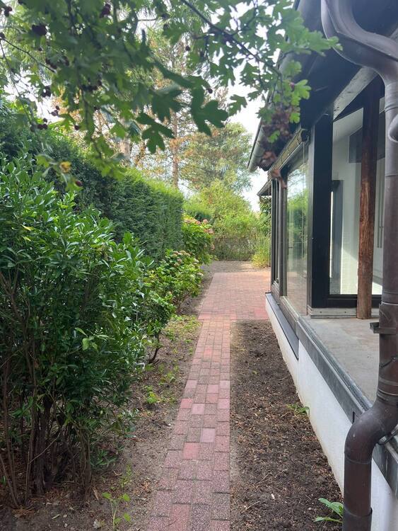D-Kaiserswerth: Einfamilienhaus, 2 Zimmer, ca. 80 m² Wohnfl., ca. 60 m² Nutzfläche, Terrasse, Stellplatz