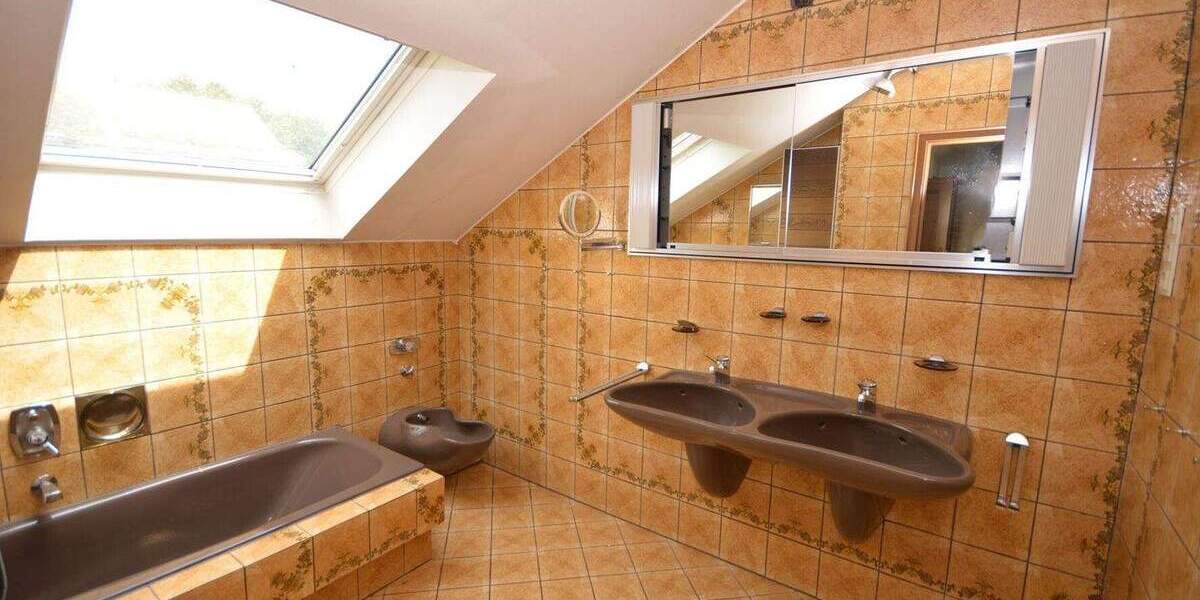 Einfamilienhaus Hürth Hermülheim - 7 Zimmer, 238 m&sup2;, 895.000&euro; | Angebot:24221072