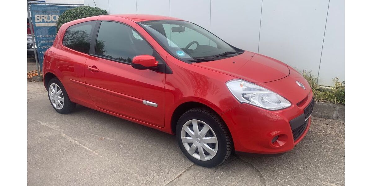 Renault Clio 94.743 km 5.595 &euro; Köln 51107