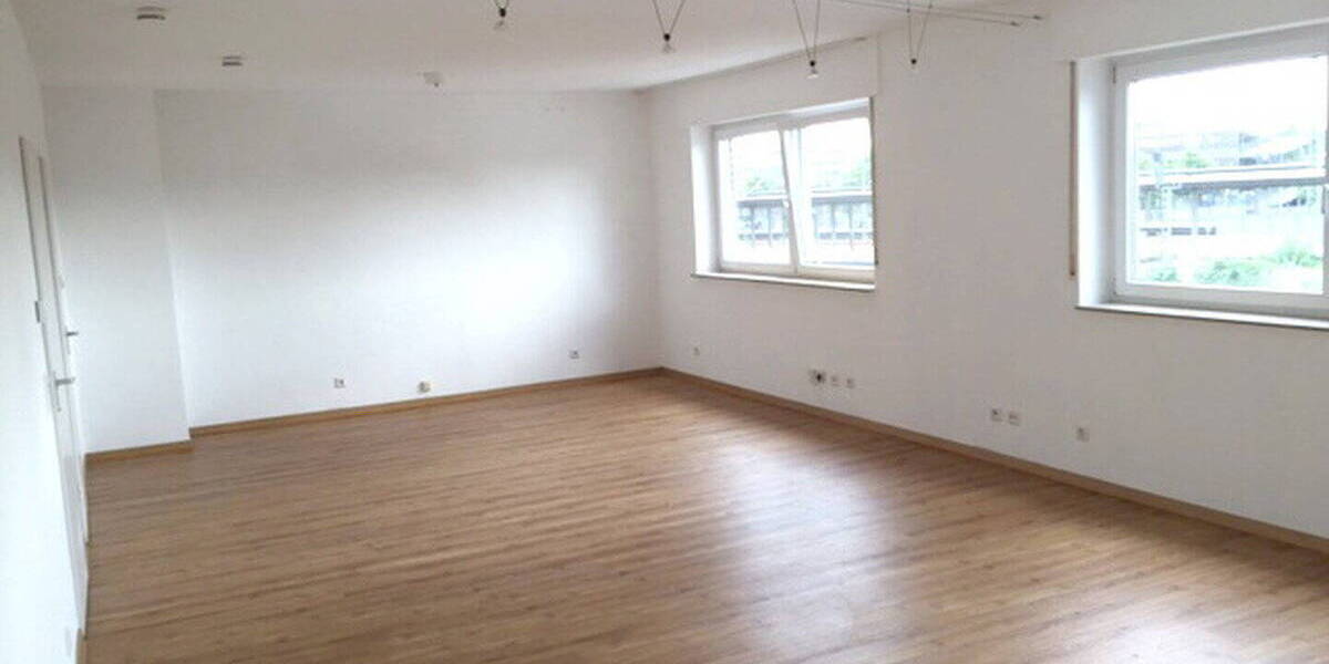 Etagenwohnung Siegburg Dreesch - 3 Zimmer, 105 m&sup2;, 1.195&euro; | Angebot:26801706