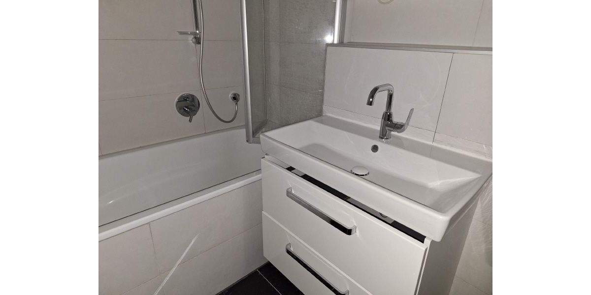 Gut vermietete sanierte 4-Zimmer-Wohnung mit Sonnenbalkon 4 zimmer