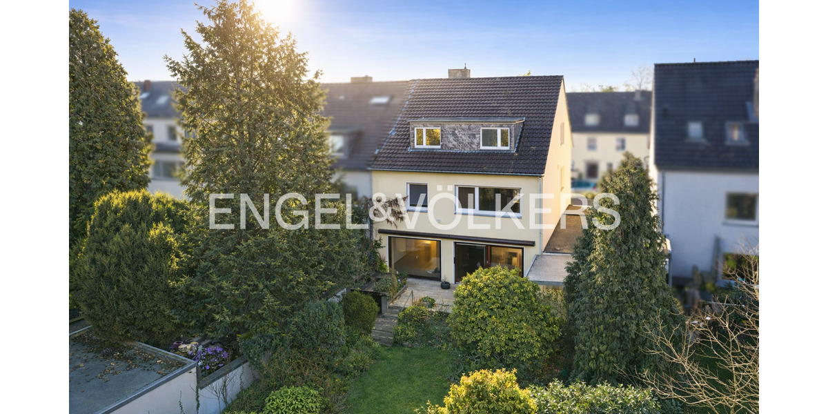 Doppelhaushälfte Hilden - 8 Zimmer, 292 m&sup2;, 695.000&euro; | Angebot:25730522