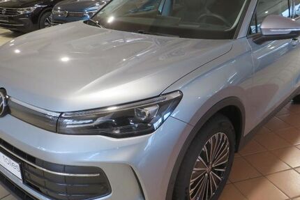 VW Tiguan 5.474 km 38.345 € Neuss 41469