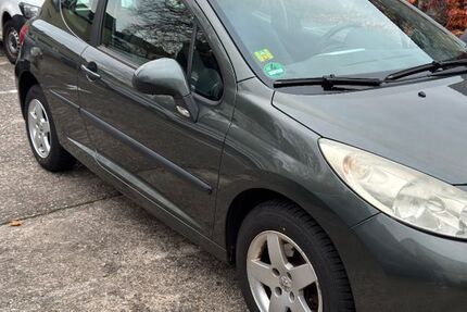 Peugeot 207 219.000 km 1.350 € Köln 50676