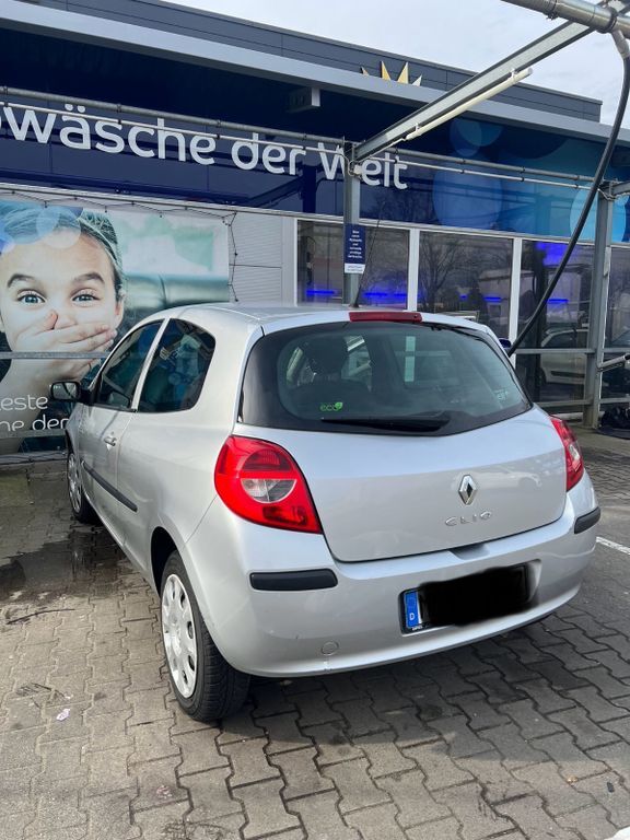 Renault Clio 125.000 km 1.899 € langenfeld 40764