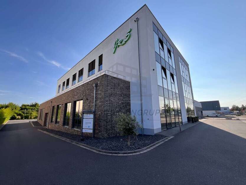 Büro in Troisdorf 3.653 € 300 m²