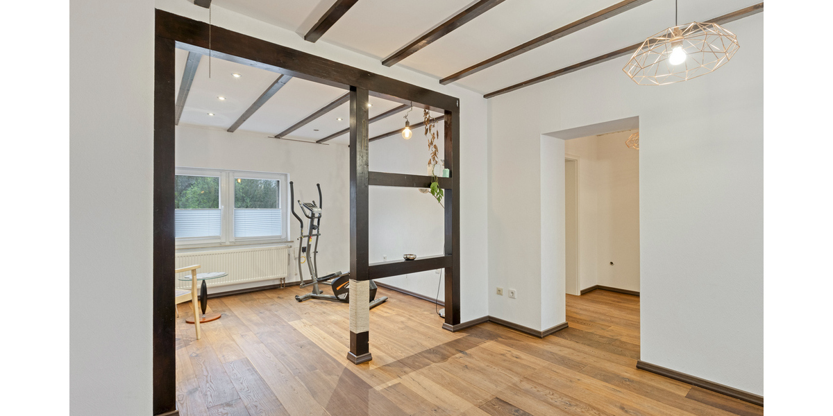 Großzügiges Ein- oder Zweifamilienhaus mit Charme, Gartenparadies & vielen Möglichkeiten - Einfamilienhaus Leichlingen | Angebot:25269338