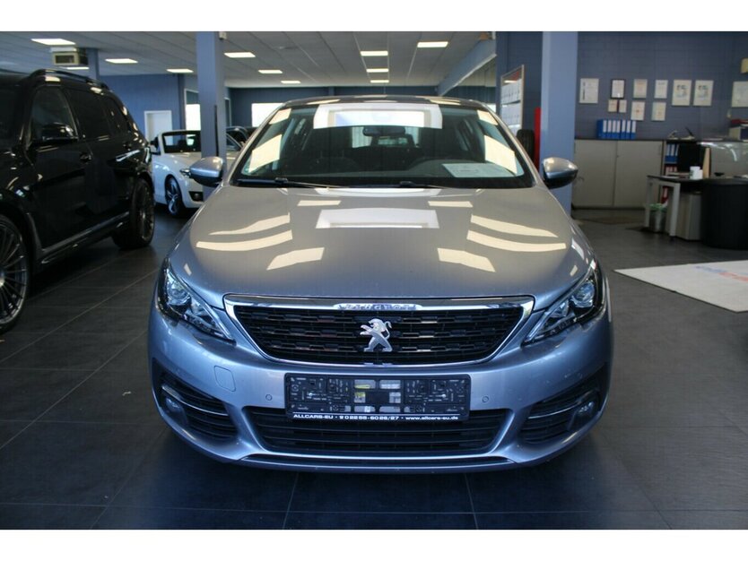 Peugeot 308 PureTech 130 GPF Style 81.569 km 11.980 € Euskirchen 53881
