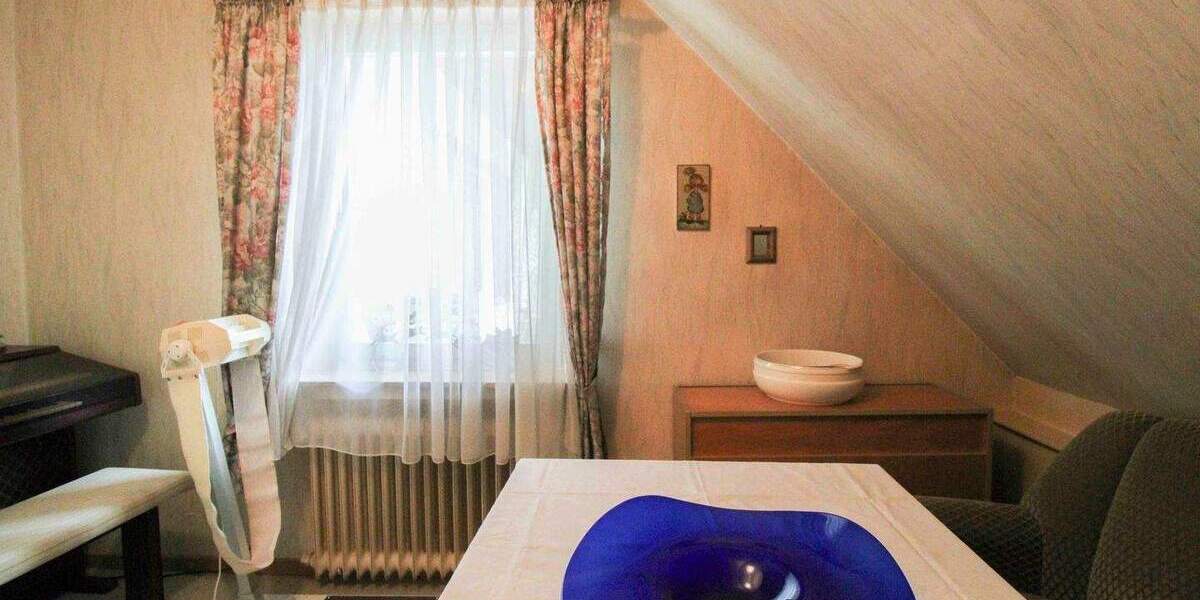 Einfamilienhaus Köln Esch/Auweiler - 7 Zimmer, 170 m&sup2;, 599.000&euro; | Angebot:24846097