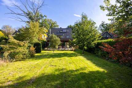 Haus Neuss Furth-Mitte - 5 Zimmer, 200 m&sup2;, 3.400&euro; | Angebot:27665600