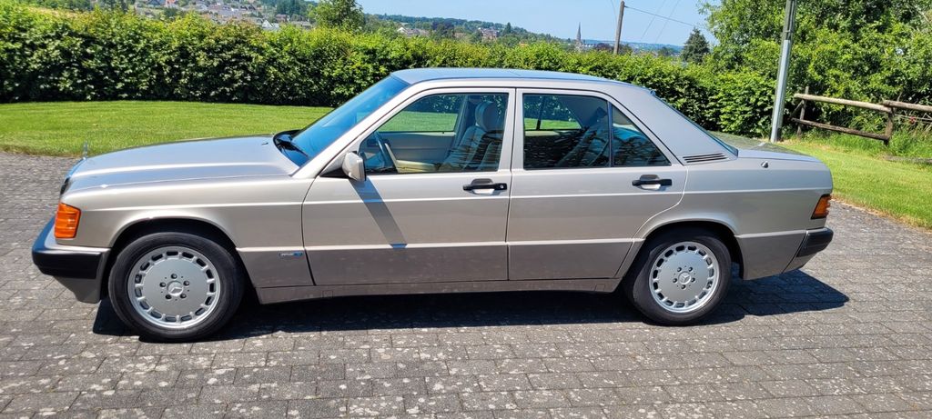 Mercedes-Benz 190 429.000 km 17.400 &euro; Bornheim 53332