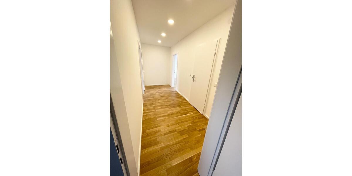 Dachgeschoßwohnung Solingen Burg - 3 Zimmer, 80 m&sup2;, 899&euro; | Angebot:25831726