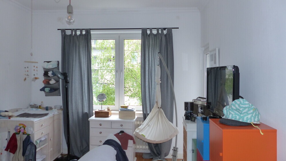 Mitten in der Stadt und trotzdem ruhig wohnen - Balkon und Einbauküche