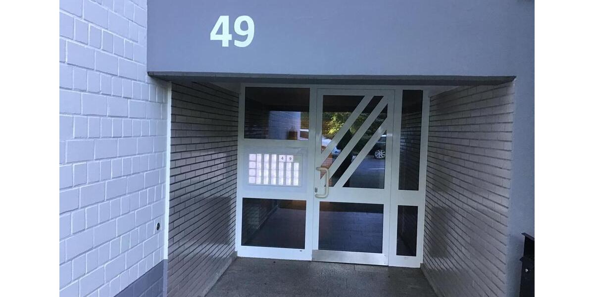 Zwei-Zimmer-Wohnung mit Balkon & Schwimmbad! Solingen Wald 2 zimmer