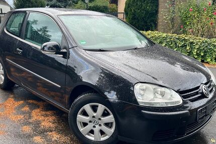 VW Golf 87.902 km 4.290 € Hilden 40724