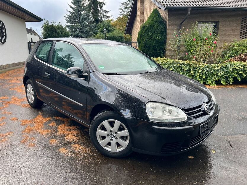 VW Golf 87.902 km 4.290 € Hilden 40724