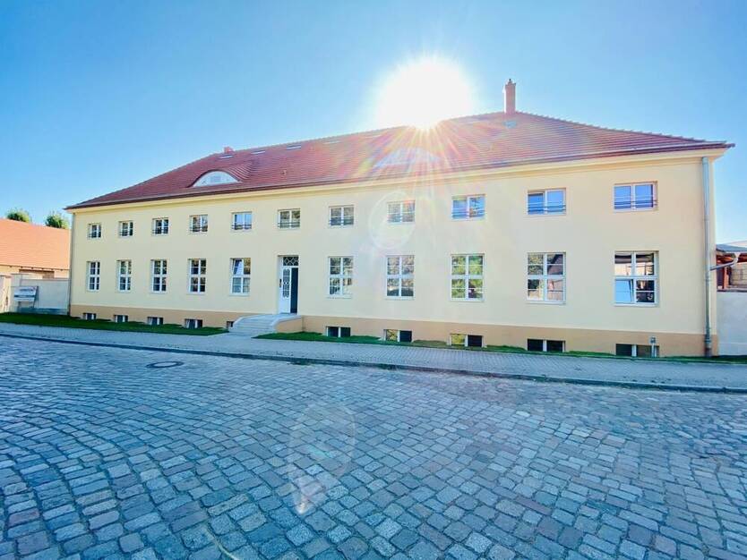 KetzinParetz: Parkring: denkmalgeschütztes Amtshaus: 4-Zi.-Whg. ca. 115 m² ab sofort zu vermieten