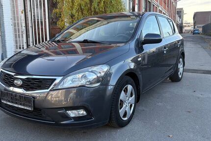 Kia ceed / Ceed 169.000 km 1.800 &euro; Hilden 40721