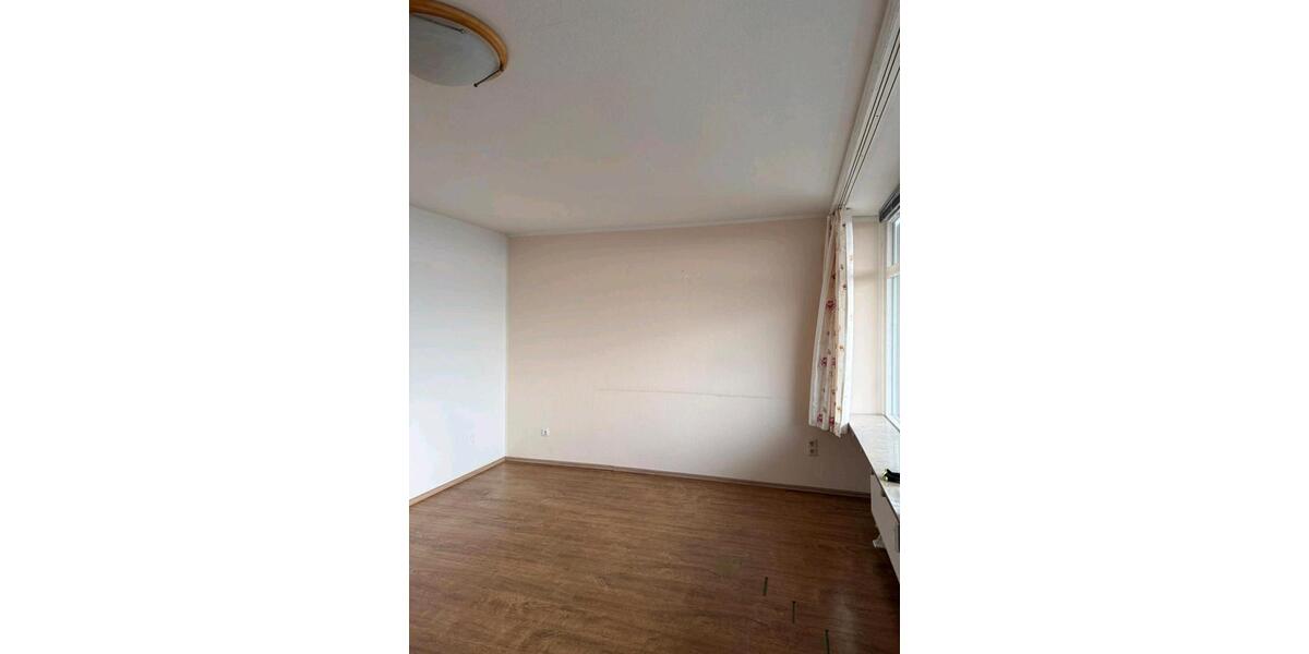 Etagenwohnung Bergisch Gladbach Alt-Frankenforst - 1 Zimmer, 40 m&sup2;, 660&euro; | Angebot:24610841