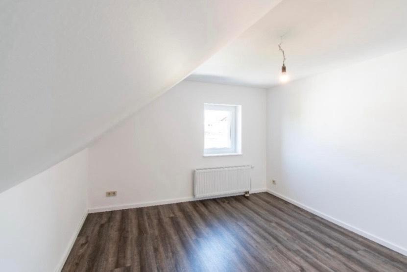 Etagenwohnung Lohmar - 5 Zimmer, 118 m&sup2;, 800&euro; | Angebot:27572193
