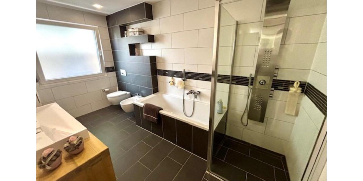 Einfamilienhaus Monheim am Rhein - 7 Zimmer, 200 m&sup2;, 649.000&euro; | Angebot:26216229