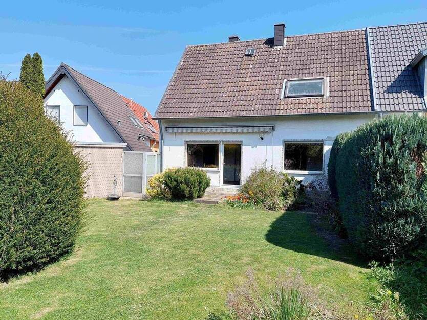 Handwerker aufgepasst! Familienfreundliches Haus mit Traumgarten und Garage, sanierungsbedürftig