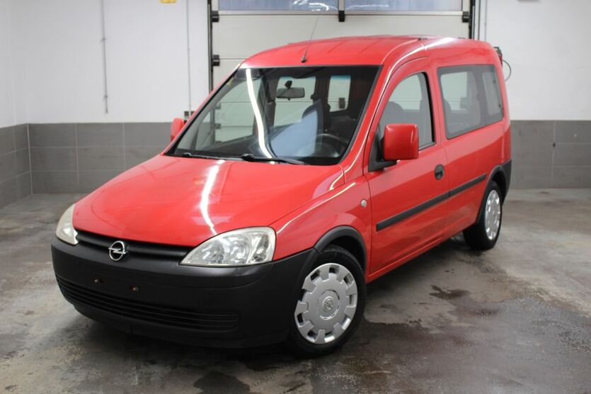 Opel Combo 114.854 km 2.900 € Düsseldorf 40599