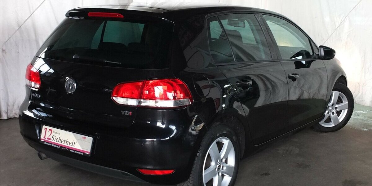 VW Golf 1.6TDi TEAM SHZ TEMPOMAT KLIMAAUTOMATIK 159.855 km 6.598 € Köln 50858
