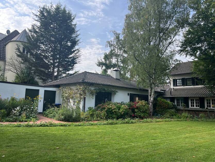 D-Kaiserswerth: Einfamilienhaus, 2 Zimmer, ca. 80 m² Wohnfl., ca. 60 m² Nutzfläche, Terrasse, Stellplatz