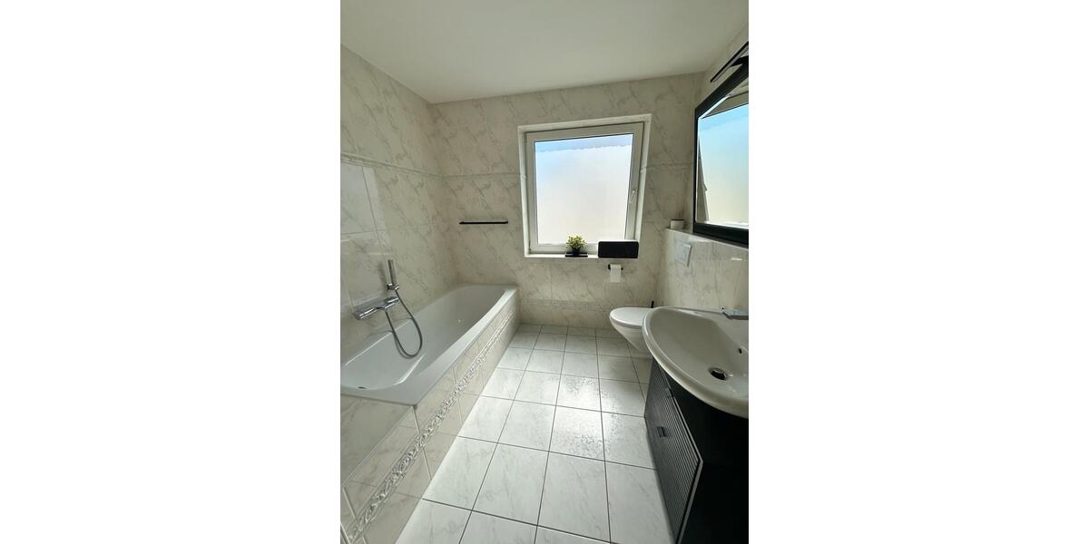 Dachgeschoßwohnung Köln Porz - 3 Zimmer, 86 m&sup2;, 1.590&euro; | Angebot:26407187