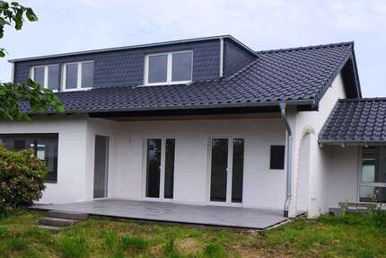 Haus Rösrath - 7 Zimmer, 223 m&sup2;, 2.600&euro; | Angebot:26781784