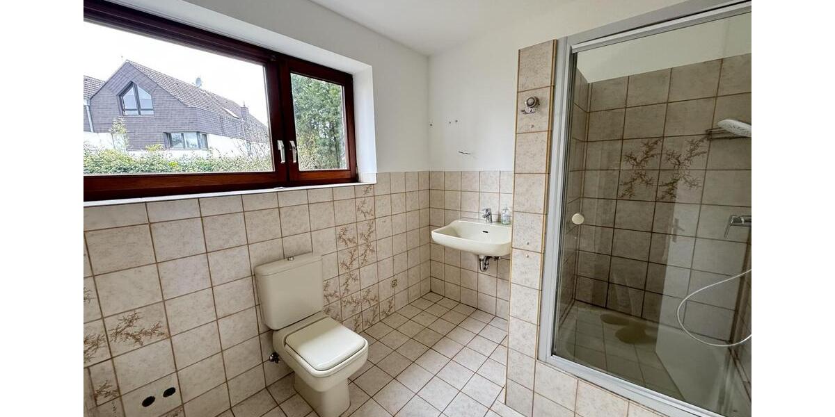 Erdgeschoßwohnung Bergisch Gladbach Paffrath - 3 Zimmer, 109 m&sup2;, 1.450&euro; | Angebot:25271153