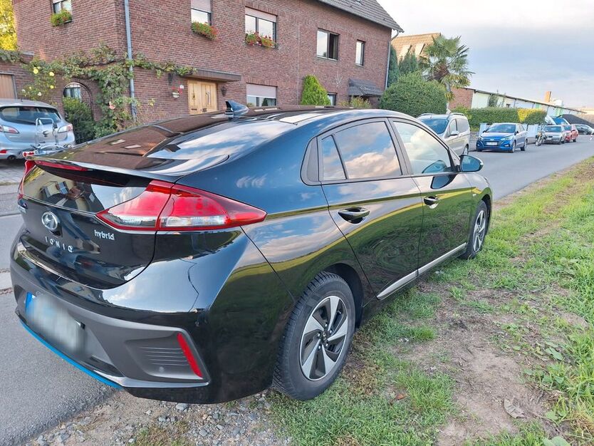 Hyundai IONIQ 76.000 km 14.000 € Leverkusen 51371