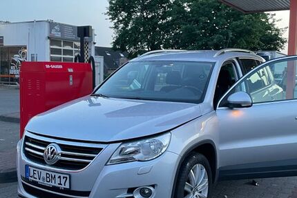 VW Tiguan 159.000 km 8.500 &euro; Leverkusen 51371