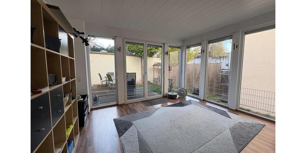 Reihenhaus Bonn Hardtberg - 5 Zimmer, 165 m&sup2;, 1.980&euro; | Angebot:25384120