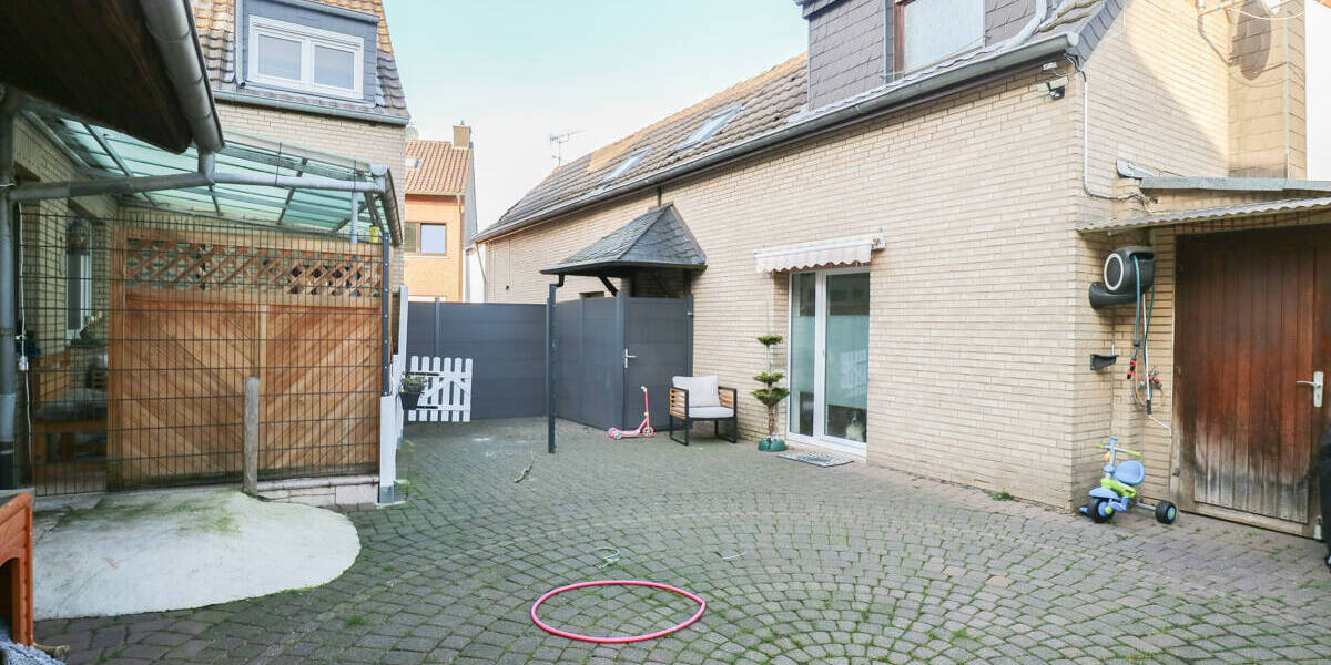 Mehrfamilienhaus, Wohnhaus Dormagen / Straberg Straberg - 1 Zimmer, 176 m&sup2;, 525.000&euro; | Angebot:26346304