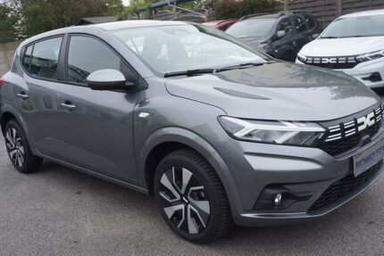 Dacia Sandero 5.700 km 14.980 &euro; Solingen 42651