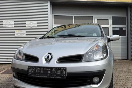 Renault Clio 14.941 km 5.300 &euro; Frechen 50226