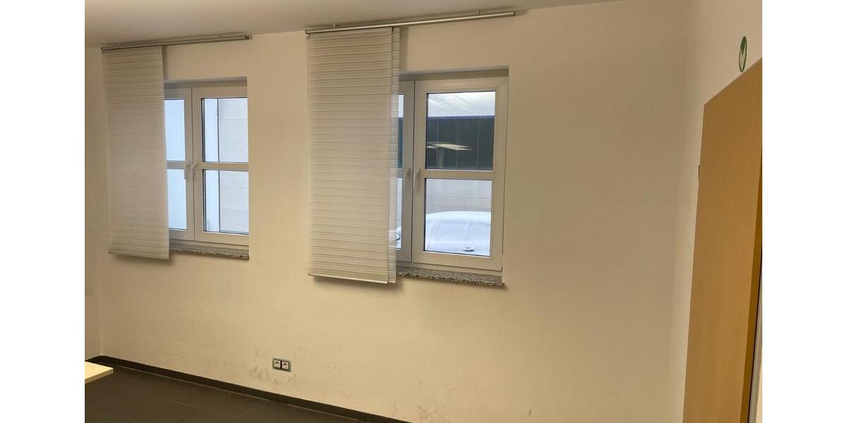 Kleines, helles, freundliches Büro (EG) in Erftstadt zimmer