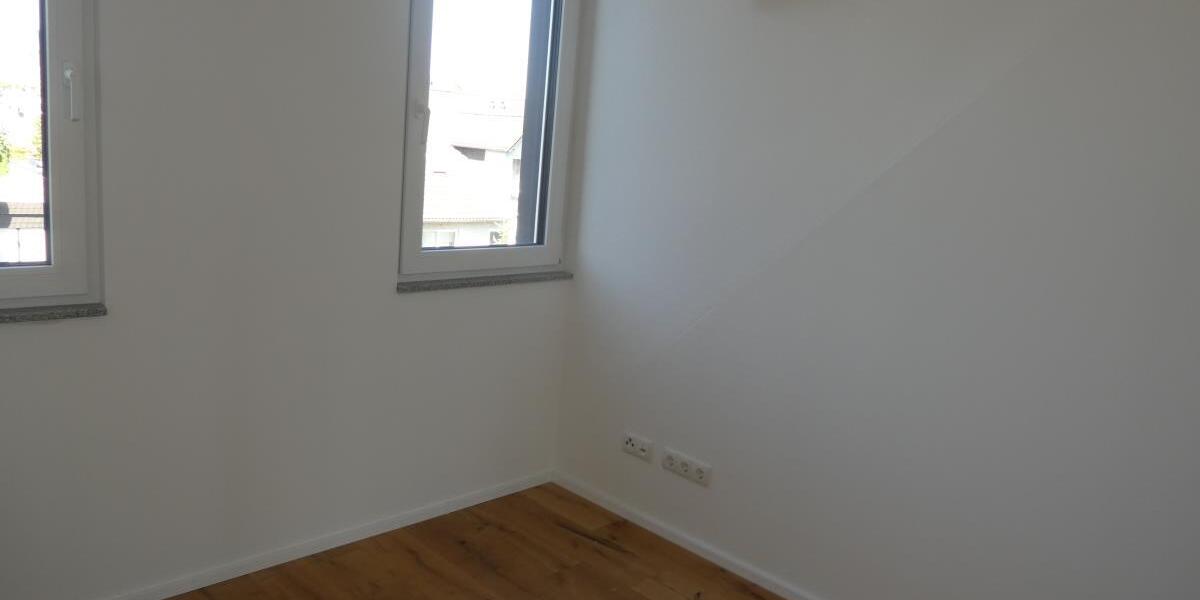 Neue Dachgeschosswohnung mit Flair im Energiesparhaus mit moderner Heiztechnik in Bonn - Dachgeschoßwohnung Bonn Dransdorf | Angebot:26609538