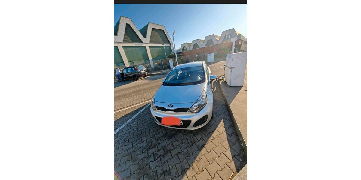 Kia Rio 108.500 km 5.750 &euro; Kürten 51515