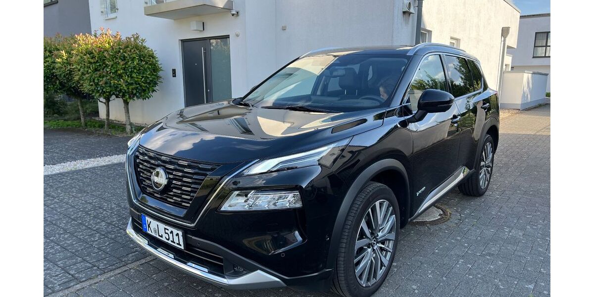 Nissan X-Trail 14.999 km 37.790 € Köln 50667