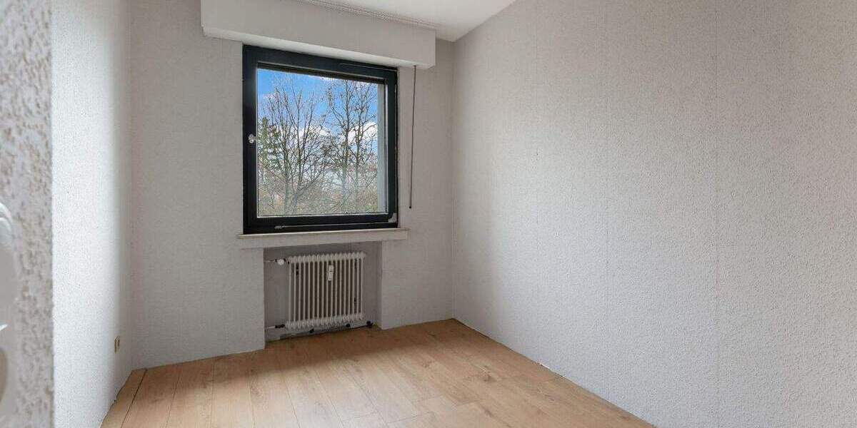 Etagenwohnung Bergheim Ahe - 4 Zimmer, 90 m&sup2;, 110.000&euro; | Angebot:25738406
