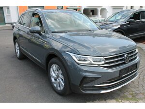 VW Tiguan 2,0 TDi 4-Mo DSG Navi AHK SOFORT !! 30 km 43.300 € Bonn 53225
